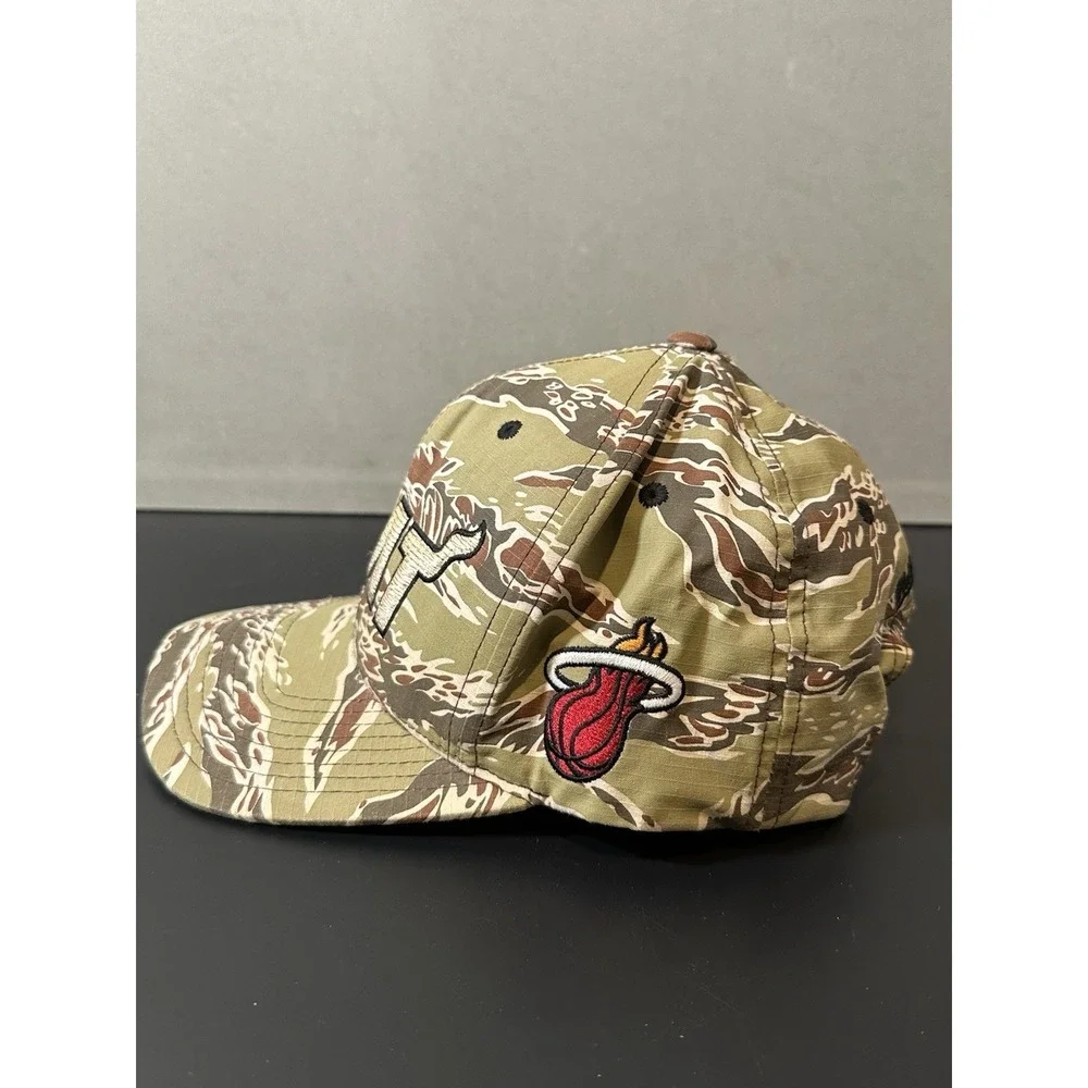 mitchell ness Miami‎ Heats Camo SnapBack Hat